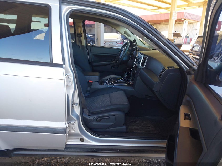 1J8GR48K58C137097 2008 JEEP GRAND CHEROKEE photo no. 5