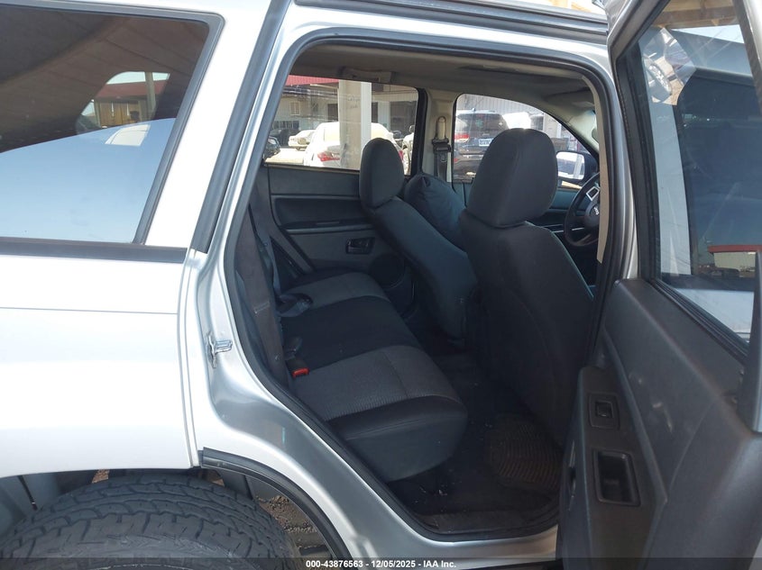 1J8GR48K58C137097 2008 JEEP GRAND CHEROKEE photo no. 8