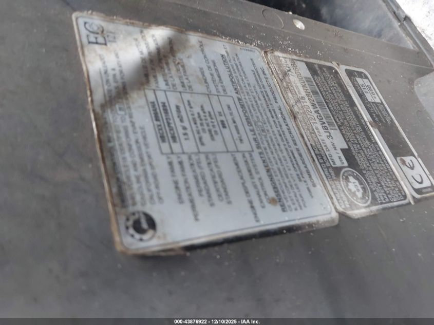 2017 Can-Am Maverick X3 Turbo R VIN: 3JBVGAW28HK000688 Lot: 43876922