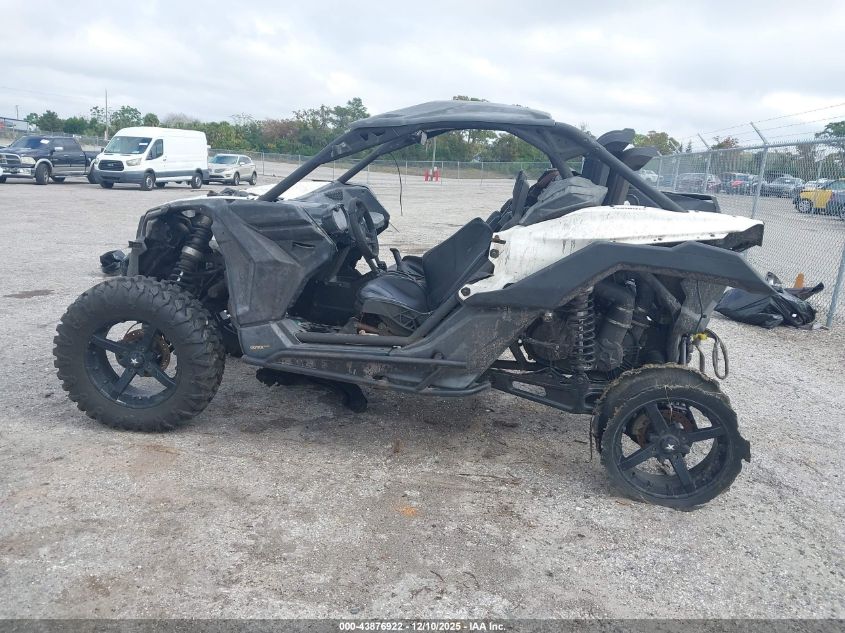 2017 Can-Am Maverick X3 Turbo R VIN: 3JBVGAW28HK000688 Lot: 43876922