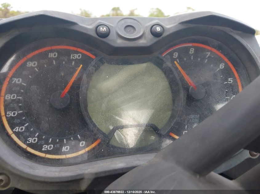 2017 Can-Am Maverick X3 Turbo R VIN: 3JBVGAW28HK000688 Lot: 43876922