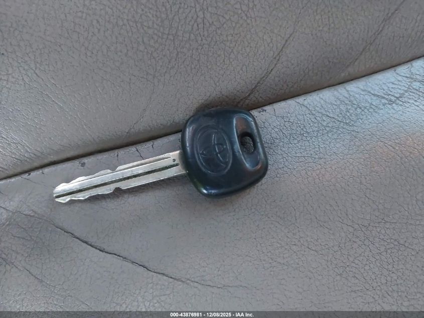 2005 Toyota Sequoia Sr5 VIN: 5TDBT44A15S237174 Lot: 43876981