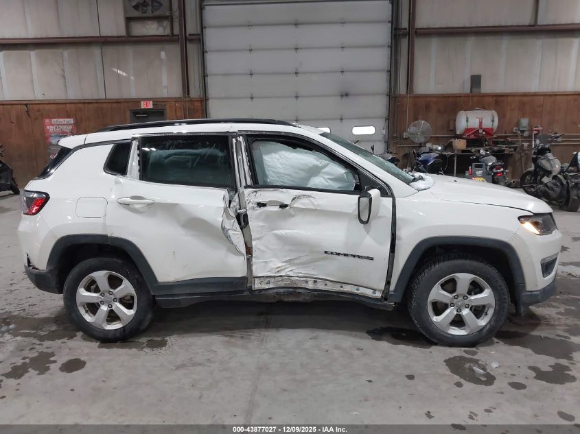 2019 Jeep Compass Latitude 4X4 VIN: 3C4NJDBB2KT827920 Lot: 43877027