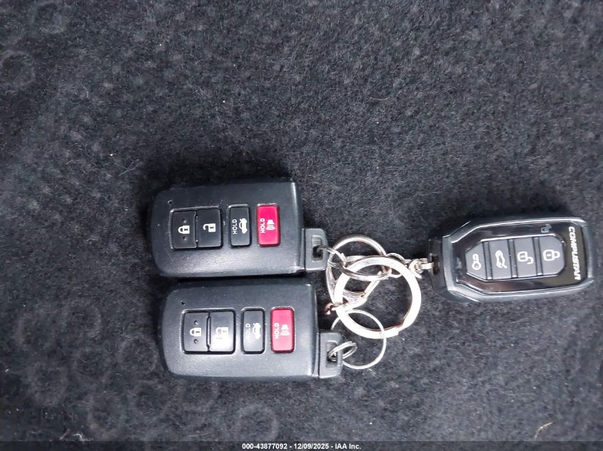 2017 Toyota Corolla Se VIN: 2T1BURHE7HC758131 Lot: 43877092