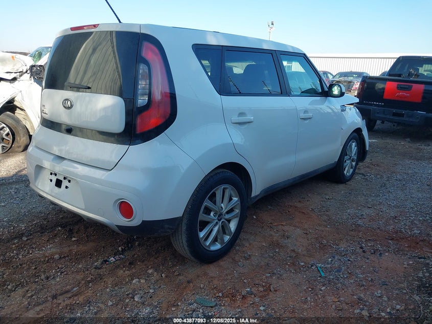 2017 KIA SOUL auction photo 4