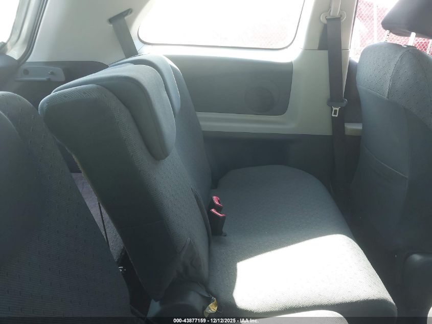 2009 Toyota Yaris VIN: JTDJT903395227967 Lot: 43877159