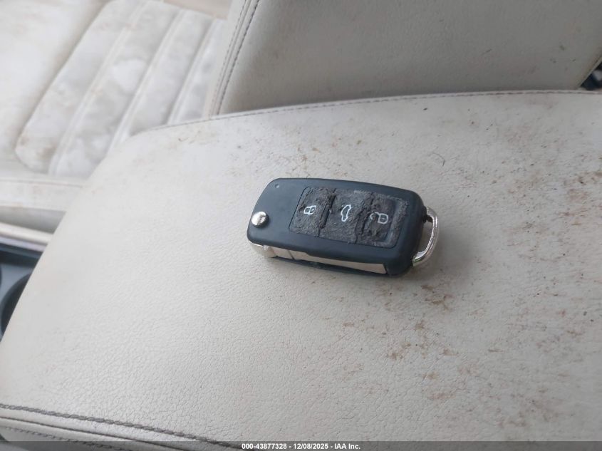 2012 Volkswagen Passat 2.0L Tdi Sel Premium VIN: 1VWCN7A31CC088475 Lot: 43877328