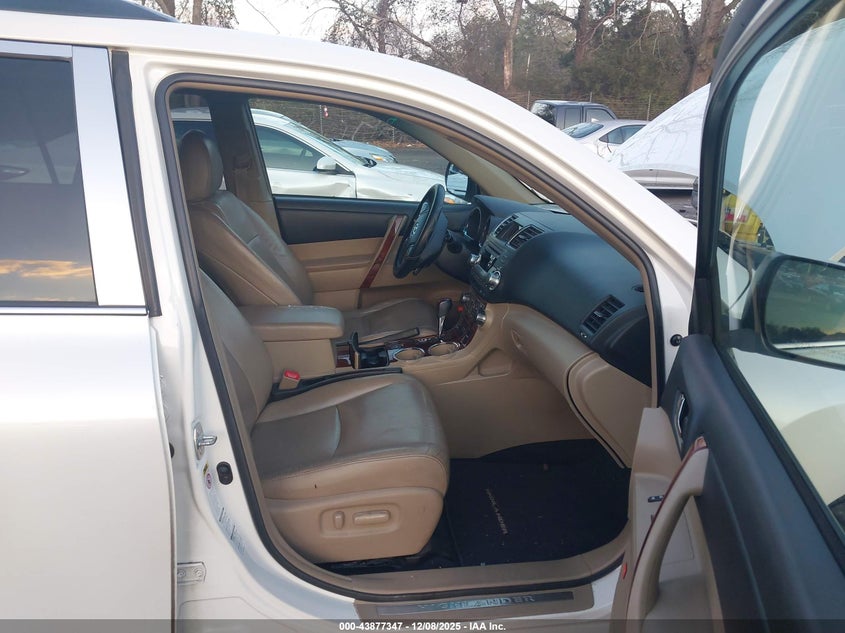 5TDDK3EH6BS066855 2011 TOYOTA HIGHLANDER photo no. 5