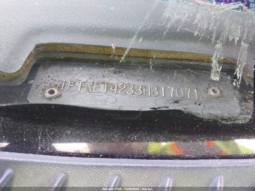 2003 Ford E-150 Commercial VIN: 1FTRE14233HB17071 Lot: 43877385