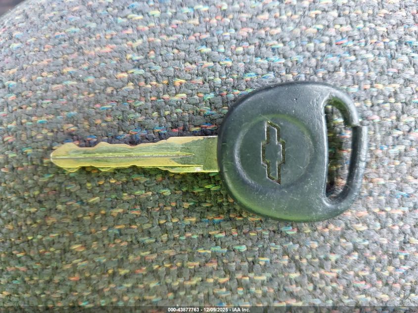 2005 Chevrolet Silverado 1500 Work Truck VIN: 1GCEK19V25E105699 Lot: 43877763