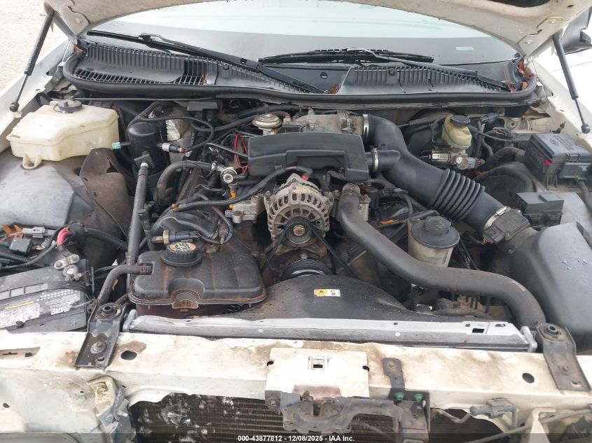 1999 Lincoln Town Car Signature VIN: 1LNFM82W4XY601370 Lot: 43877812