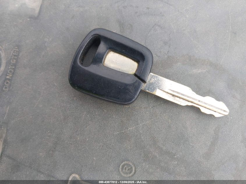 1999 Lincoln Town Car Signature VIN: 1LNFM82W4XY601370 Lot: 43877812