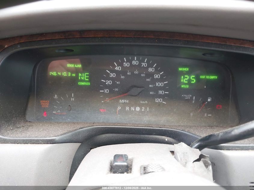 1999 Lincoln Town Car Signature VIN: 1LNFM82W4XY601370 Lot: 43877812