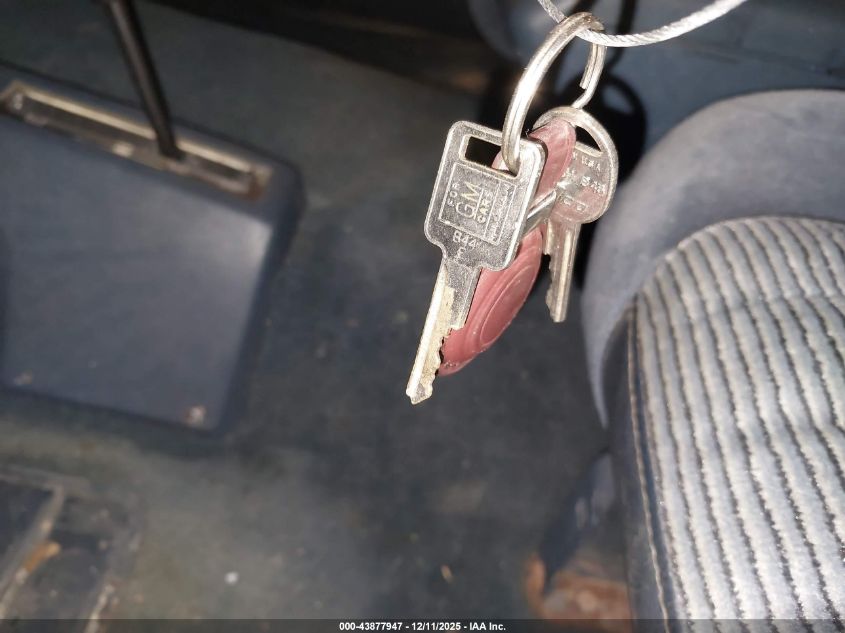 1992 GMC Sierra K1500 VIN: 2GTEK19K8N1534157 Lot: 43877947