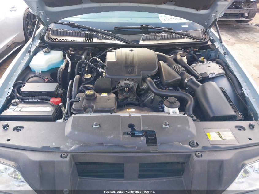 2009 Lincoln Town Car Signature Limited VIN: 2LNHM82V29X635939 Lot: 43877966