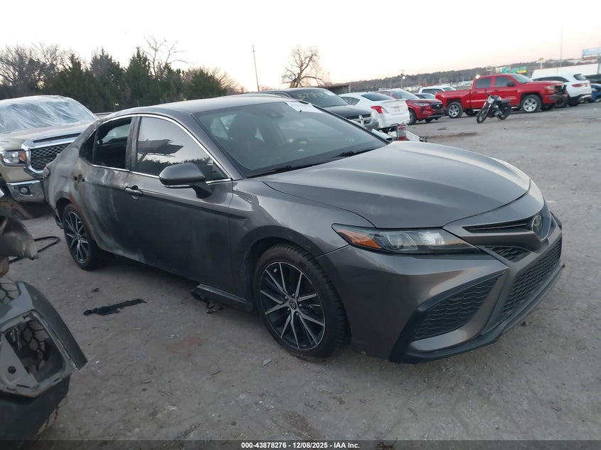 2022 TOYOTA CAMRY auction photo 1