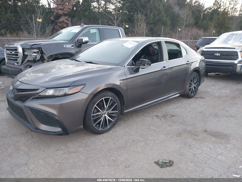 2022 TOYOTA CAMRY auction photo 2