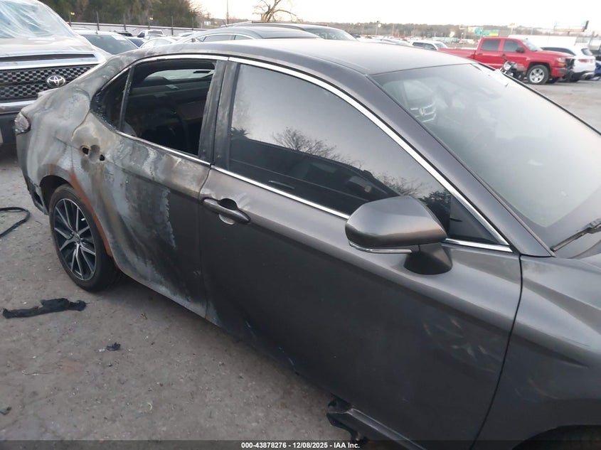 2022 TOYOTA CAMRY auction photo 6