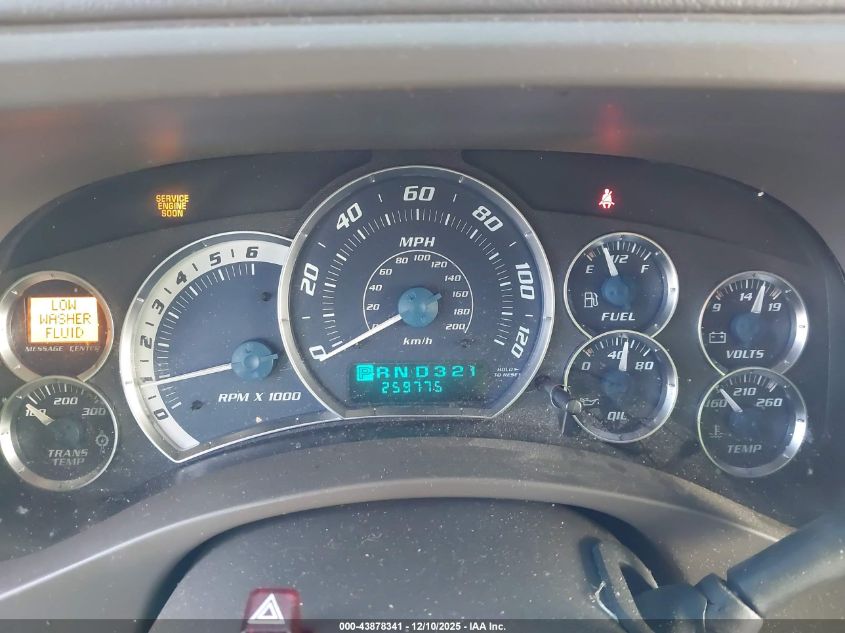 2002 Cadillac Escalade Standard VIN: 1GYEK63N22R132146 Lot: 43878341