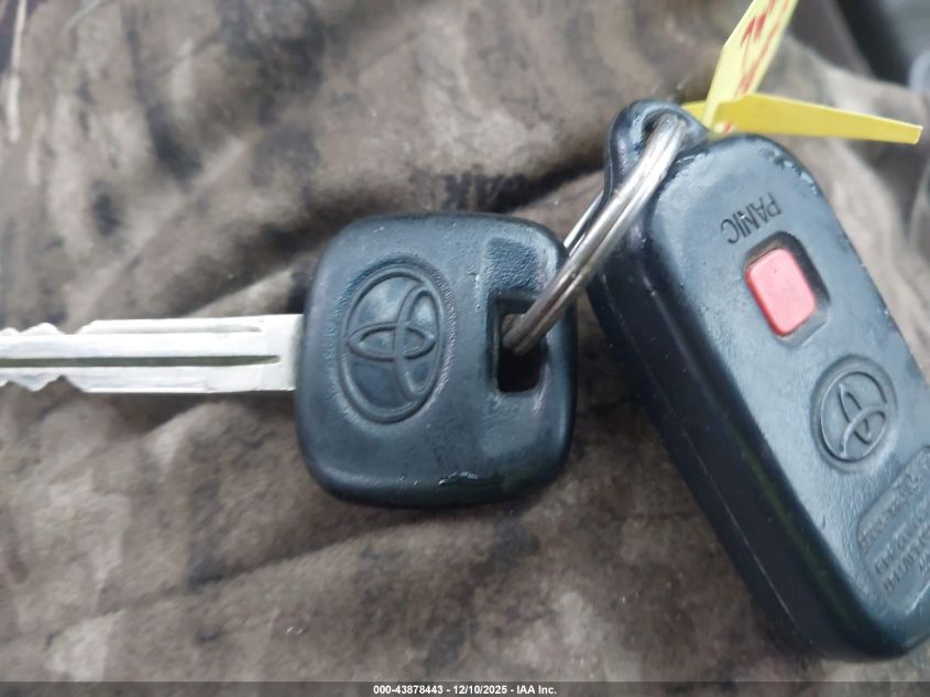 2002 Toyota Camry Le VIN: 4T1BE32K22U016069 Lot: 43878443