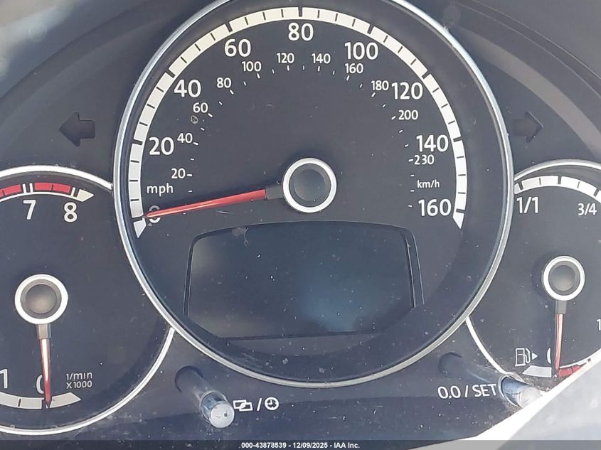 2013 Volkswagen Beetle 2.5L VIN: 3VW5X7AT4DM803364 Lot: 43878539