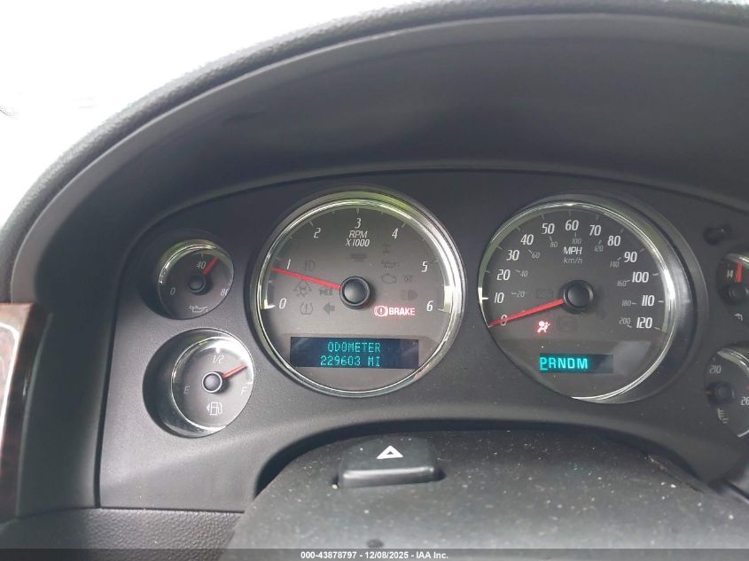 2007 GMC Yukon Denali VIN: 1GKFK638X7J240738 Lot: 43878797