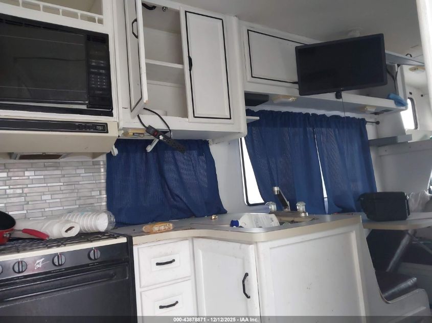 1995 Ford Econoline E350 Cutaway Van VIN: 1FDKE30G8SHA96730 Lot: 43878871