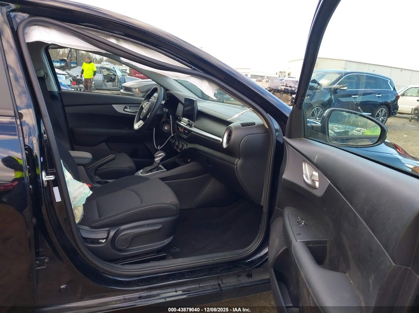 VIN 3KPF24AD1RE825837 2024 KIA FORTE LXS