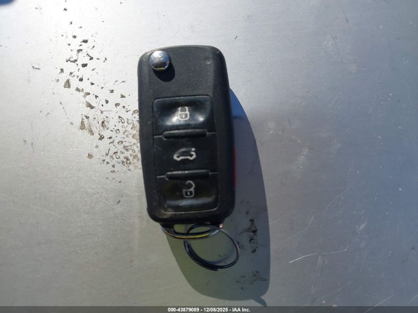 2013 Volkswagen Beetle Turbo VIN: 3VW7A7AT8DM801160 Lot: 43879089