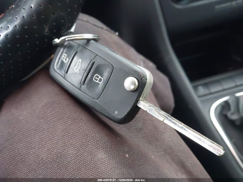 2011 Volkswagen Gti 2-Door VIN: WVWEV7AJ6BW197635 Lot: 43879127