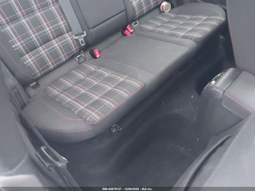 2011 Volkswagen Gti 2-Door VIN: WVWEV7AJ6BW197635 Lot: 43879127