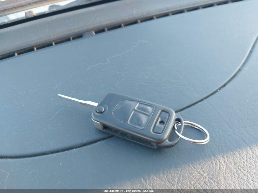 2000 Mercedes-Benz Ml 320 VIN: 4JGAB54E0YA184312 Lot: 43879181