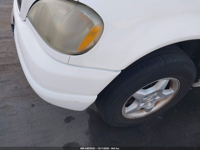 2000 Mercedes-Benz Ml 320 VIN: 4JGAB54E0YA184312 Lot: 43879181