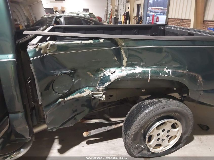 2004 Chevrolet Silverado 1500 Z71 VIN: 2GCEK19T341222061 Lot: 43879386