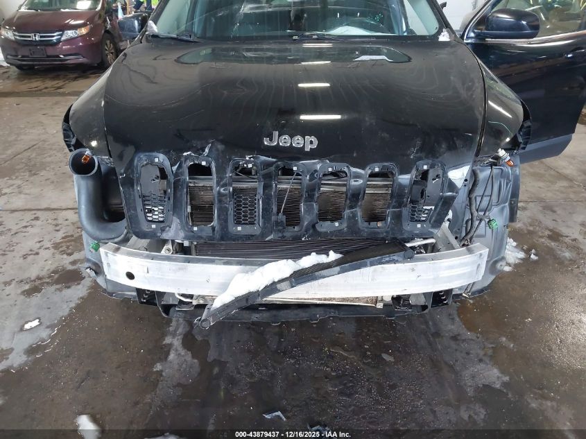 2017 Jeep Cherokee Latitude 4X4 VIN: 1C4PJMCS8HW634603 Lot: 43879437