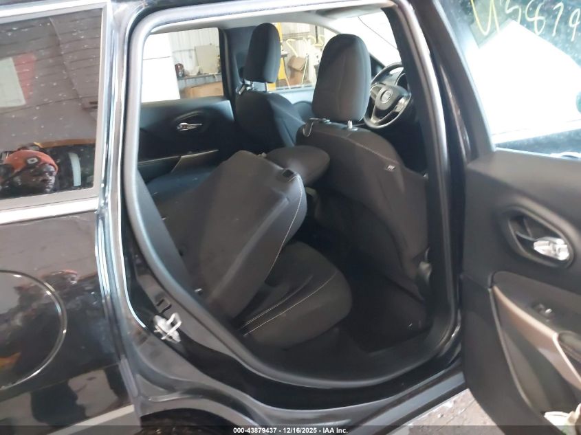 2017 Jeep Cherokee Latitude 4X4 VIN: 1C4PJMCS8HW634603 Lot: 43879437