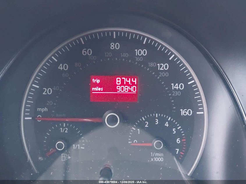 2010 Volkswagen New Beetle 2.5L VIN: 3VWRG3AL9AM006727 Lot: 43879504