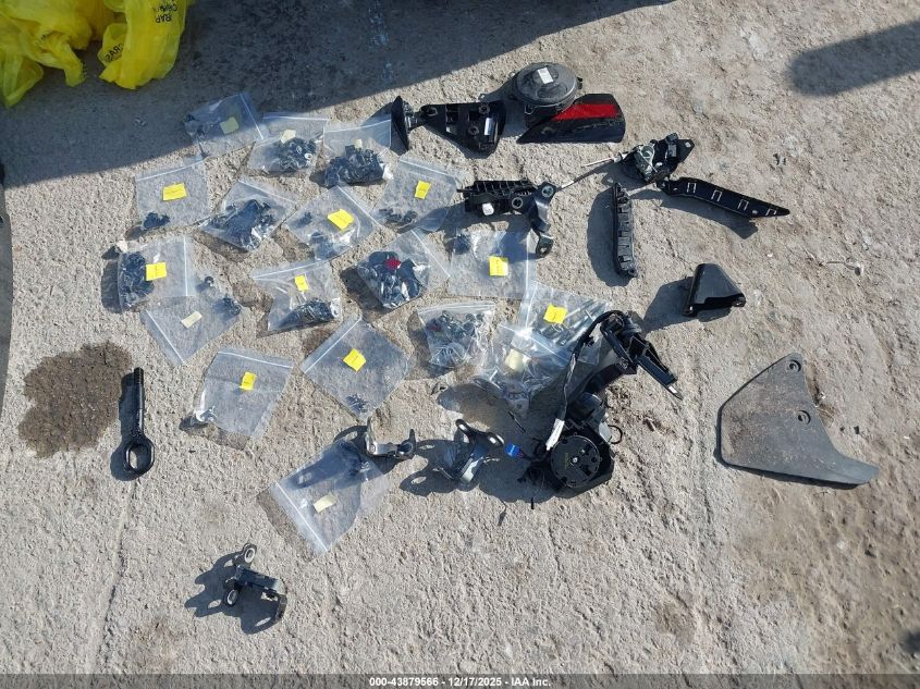 2025 Tesla Model Y Long Range Dual Motor All-Wheel Drive VIN: 7SAYGDEE6SF318500 Lot: 43879566