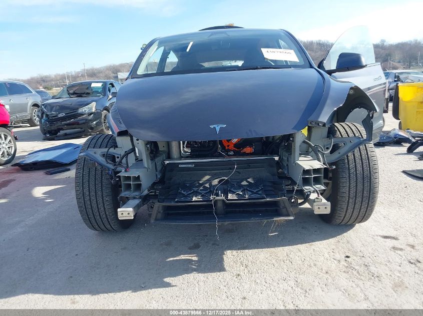 2025 Tesla Model Y Long Range Dual Motor All-Wheel Drive VIN: 7SAYGDEE6SF318500 Lot: 43879566