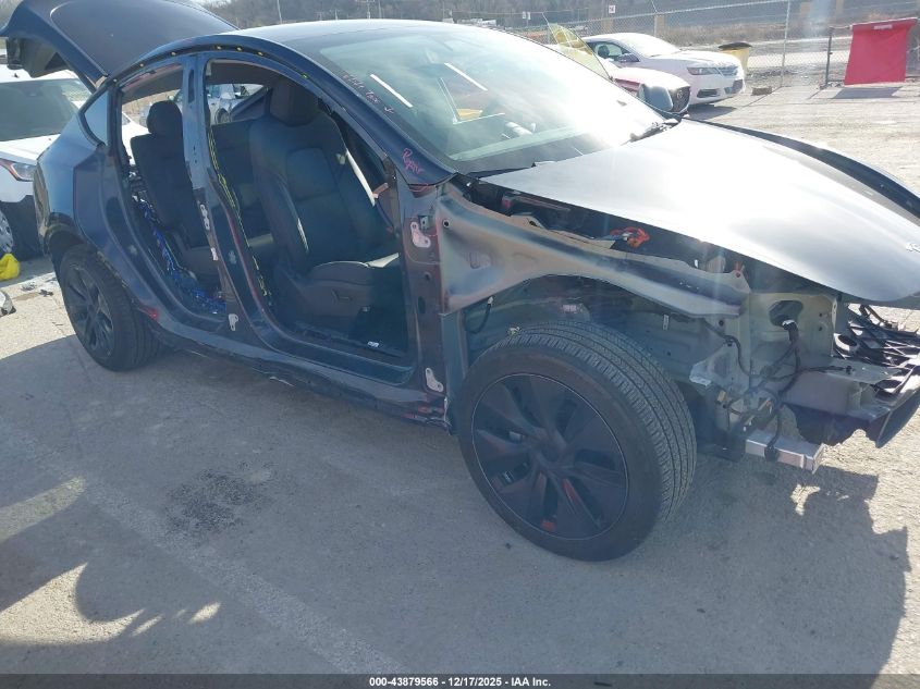 2025 Tesla Model Y Long Range Dual Motor All-Wheel Drive VIN: 7SAYGDEE6SF318500 Lot: 43879566