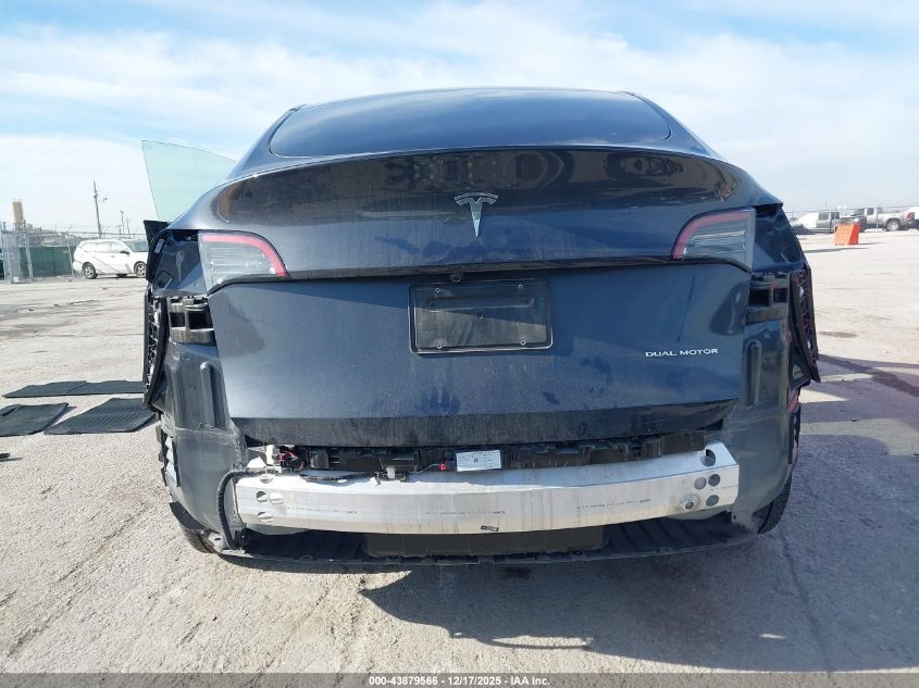 2025 Tesla Model Y Long Range Dual Motor All-Wheel Drive VIN: 7SAYGDEE6SF318500 Lot: 43879566