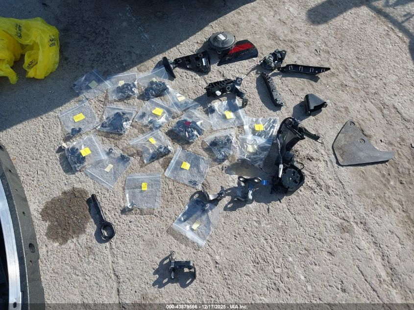 2025 Tesla Model Y Long Range Dual Motor All-Wheel Drive VIN: 7SAYGDEE6SF318500 Lot: 43879566