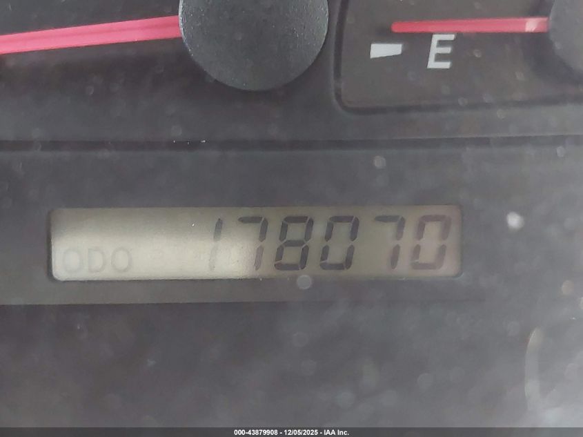 2003 Toyota Camry Le VIN: 4T1BE32K93U118910 Lot: 43879908