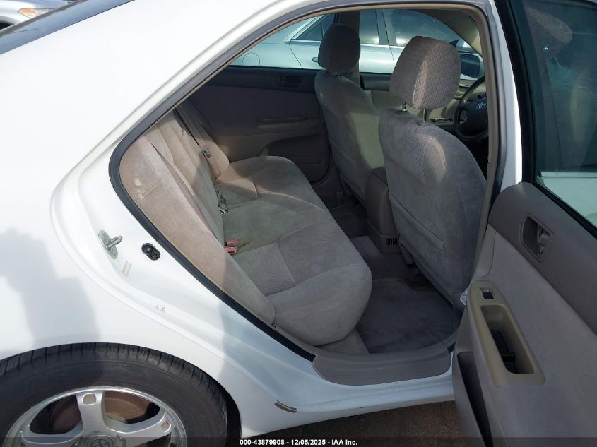 2003 Toyota Camry Le VIN: 4T1BE32K93U118910 Lot: 43879908