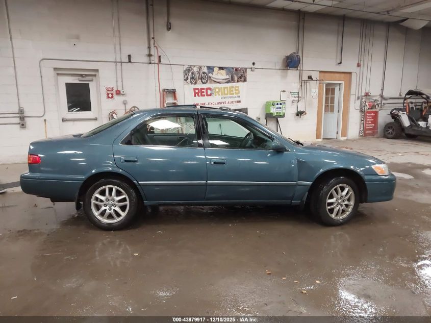 2000 Toyota Camry Xle V6 VIN: 4T1BF28K0YU950111 Lot: 43879917