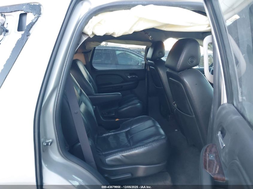 2008 GMC Yukon Denali VIN: 1GKFK63888J158864 Lot: 43879958