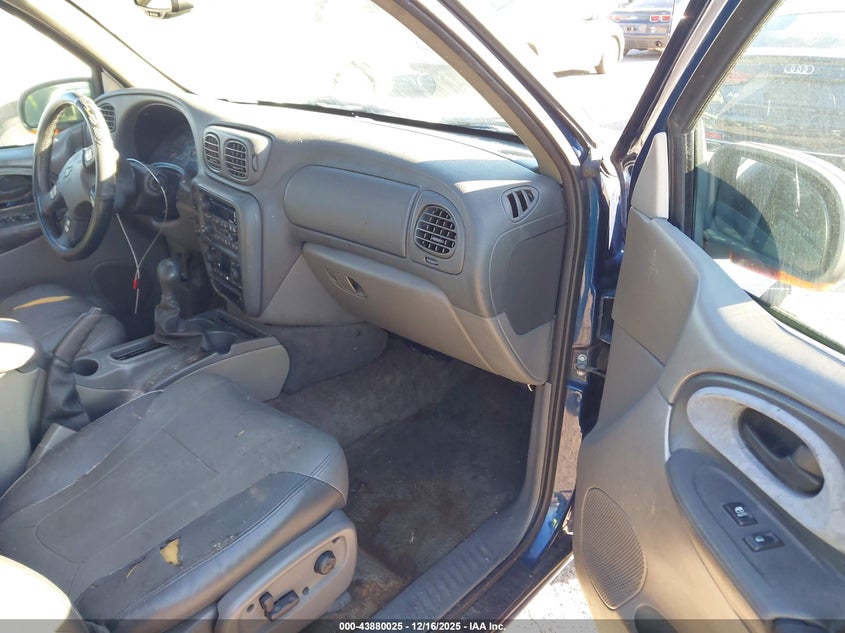 1GNDT13S122166330 2002 CHEVROLET TRAILBLAZER photo no. 5