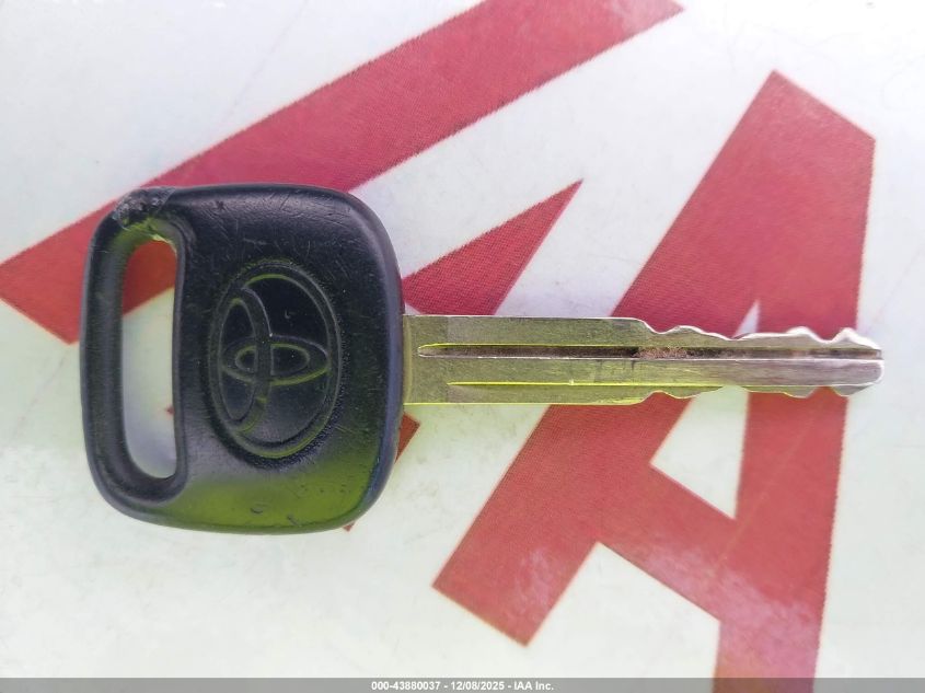 1998 Toyota Sienna Le VIN: 4T3ZF13C5WU022842 Lot: 43880037