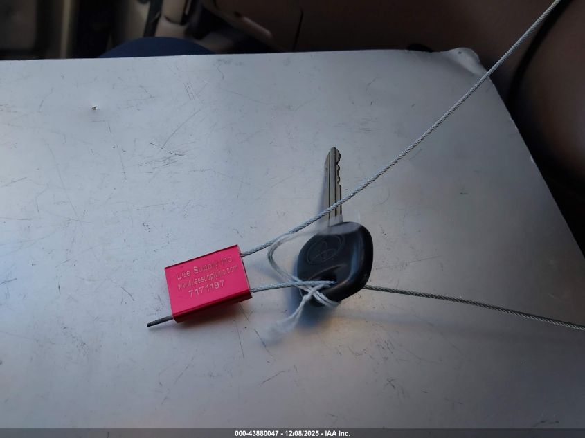 2001 Toyota Sequoia Sr5 V8 VIN: 5TDZT34A21S009719 Lot: 43880047