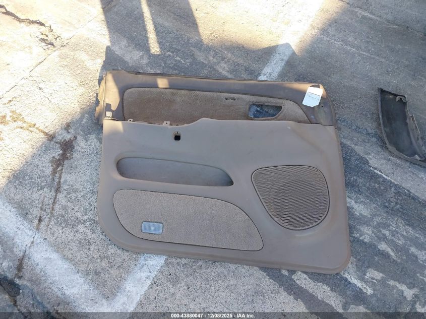 2001 Toyota Sequoia Sr5 V8 VIN: 5TDZT34A21S009719 Lot: 43880047